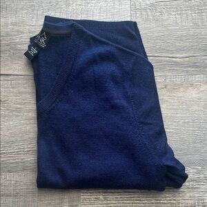 Jos. A. Bank 100% Merino Wool Traveler’s Collection Navy Sweater Men's Small